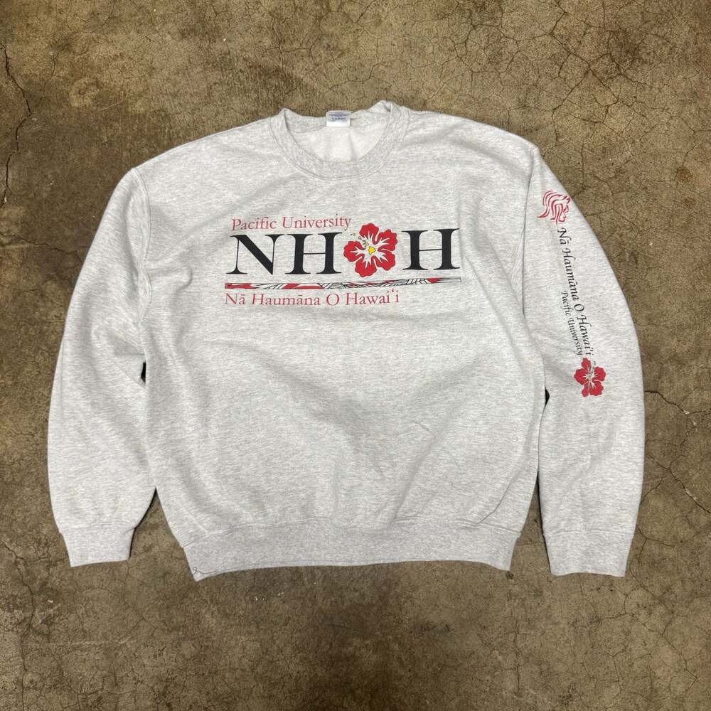Pacific University Na Haumana O Hawai'i Graphic Crewneck Sweatshirt